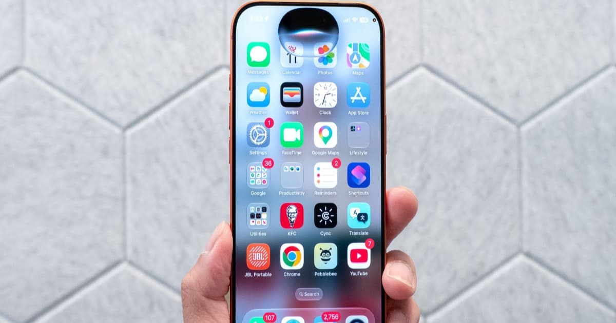 Perbandingan kecepatan iOS 27 dan iOS 26 pada iPhone 17 dengan hasil pengujian aplikasi