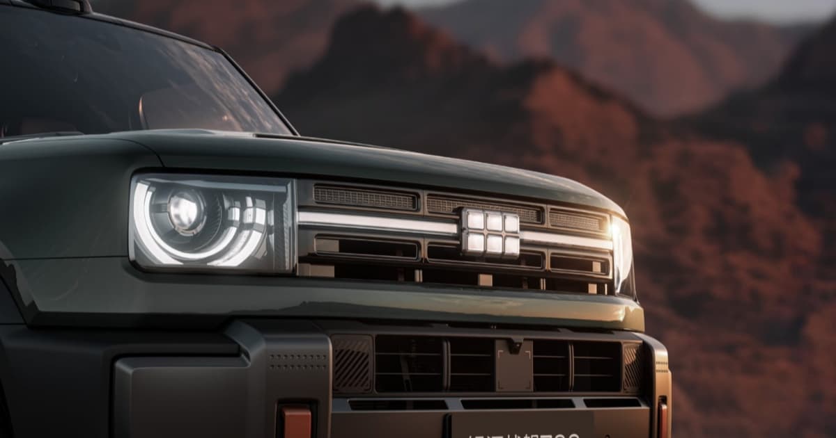 Geely Galaxy Cruiser 700 PHEV off-roader hijau tampak depan