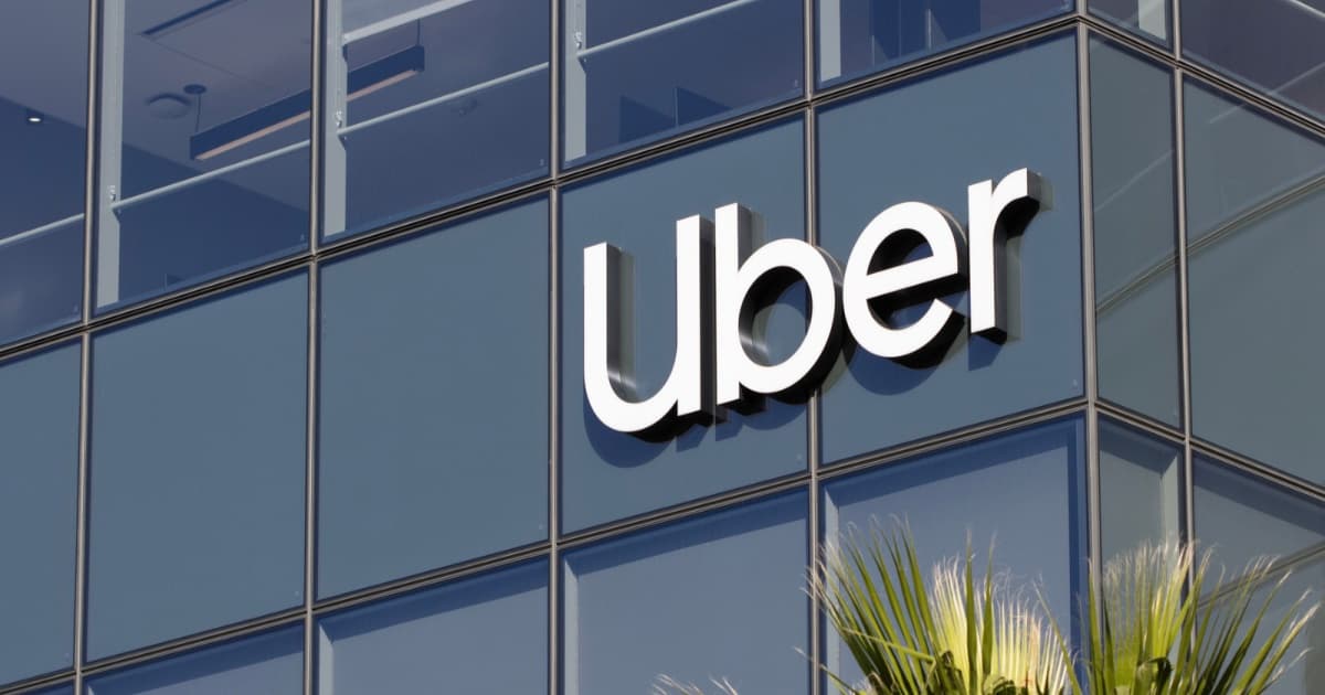 Gedung kantor pusat Uber dengan logo perusahaan