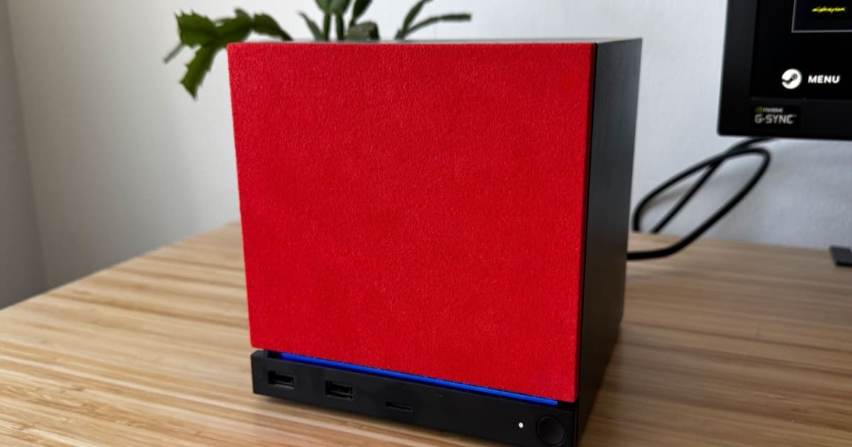 Steam Machine Valve dengan desain kompak dan faceplate kayu