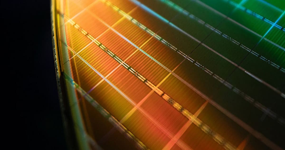 Ilustrasi chip memori DDR2 dengan latar belakang sirkuit elektronik