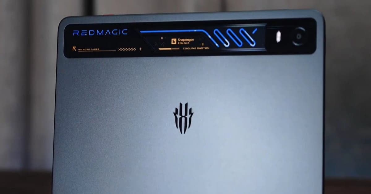 RedMagic Gaming Tablet 5 Pro dengan sistem pendingin air di bagian belakang