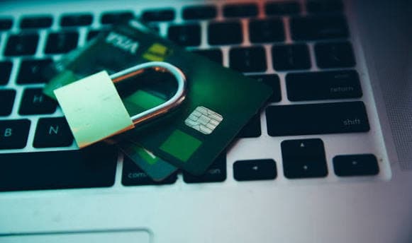 5 Tips Aman Bertransaksi Pakai Jaringan Internet Umum