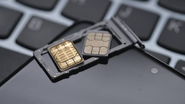 Kemkomdigi Larang Registrasi Kartu SIM Pakai Data Orang Lain