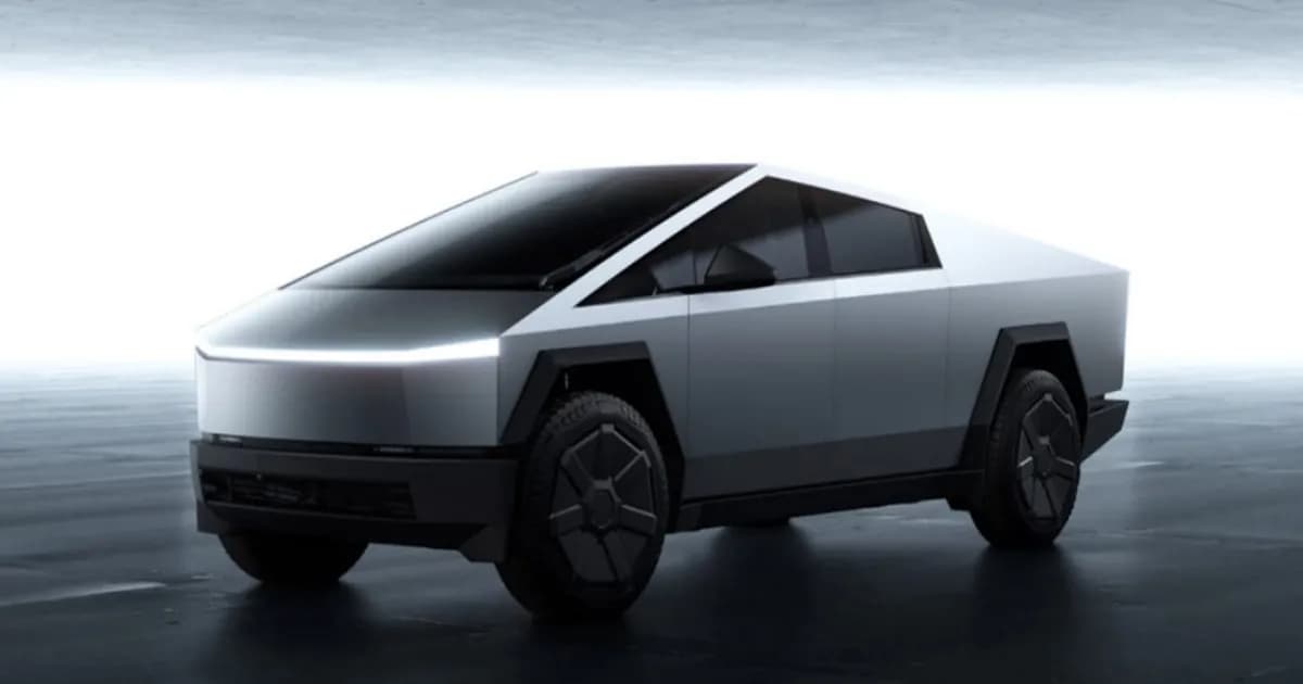 Tesla Cybertruck dengan masalah PCS gagal charging di rumah