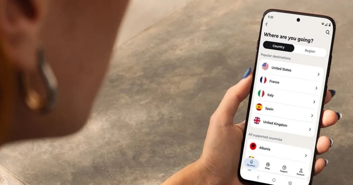 Ilustrasi aplikasi Global Connect Motorola untuk eSIM travel di ponsel pintar