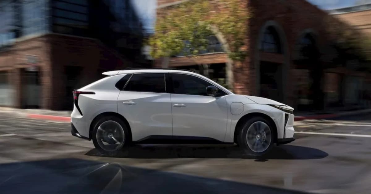 Toyota bZ4X model 2026 terbaru dengan desain modern dan fitur lengkap