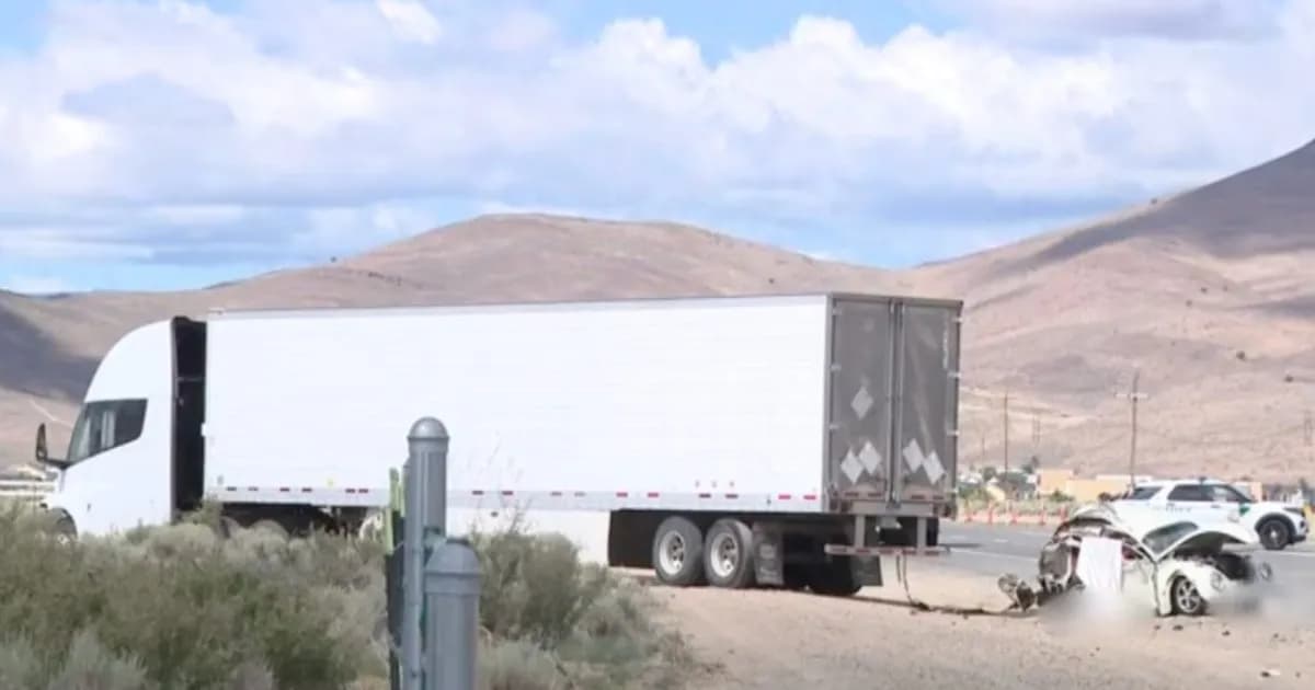 Tesla Semi setelah kecelakaan fatal di Nevada