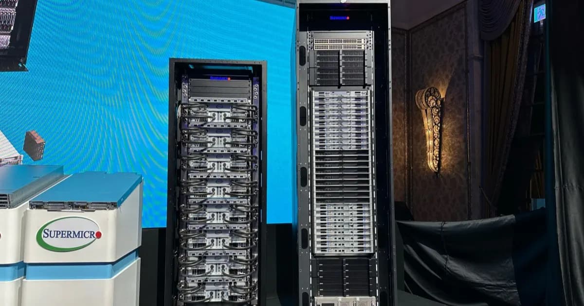 Ilustrasi server Supermicro di pusat data modern