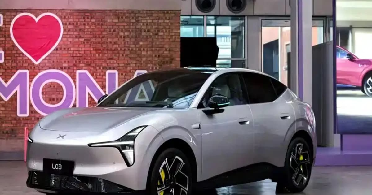 Xpeng Mona L03 SUV EREV dengan desain eksterior aerodinamis