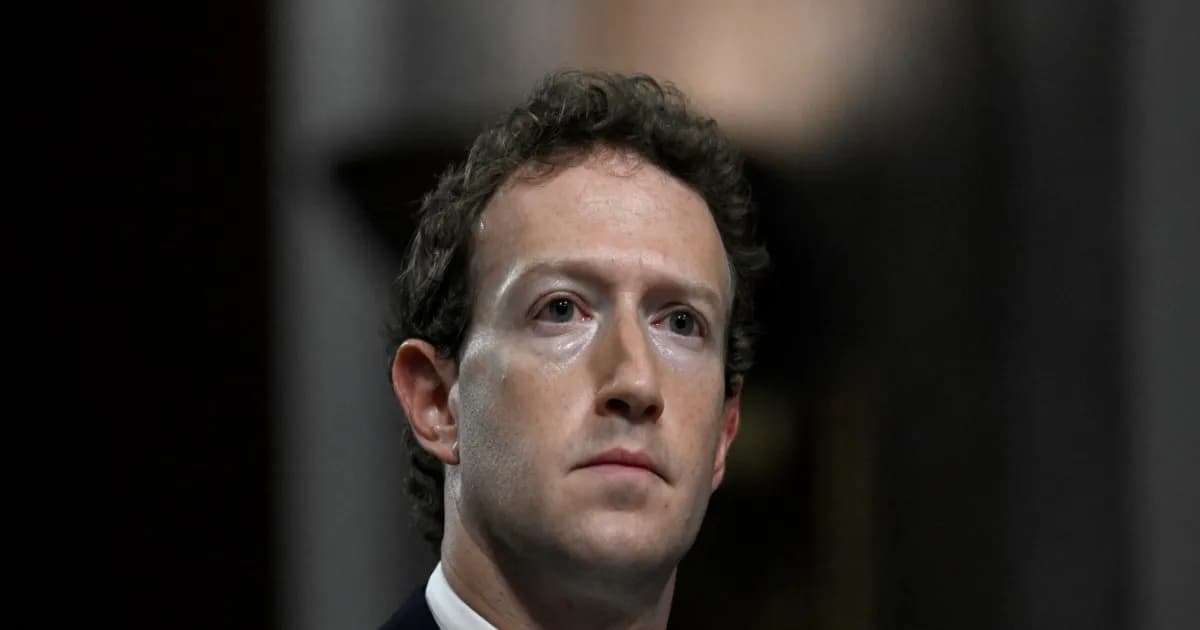 Mark Zuckerberg CEO Meta saat sesi town hall internal membahas transformasi AI perusahaan