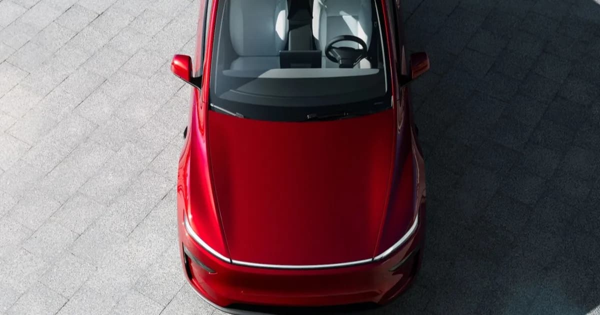 Tesla Model Y 2025 terbaru dengan desain modern
