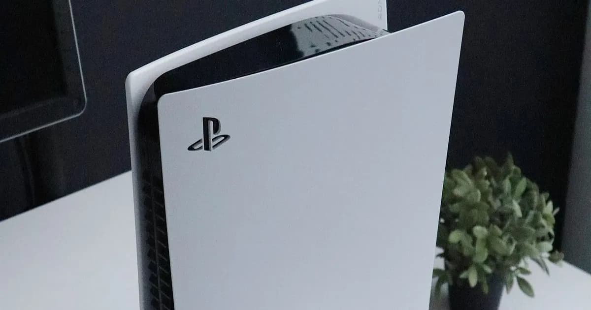 Tumpukan disc game PlayStation dalam kemasan jewel case