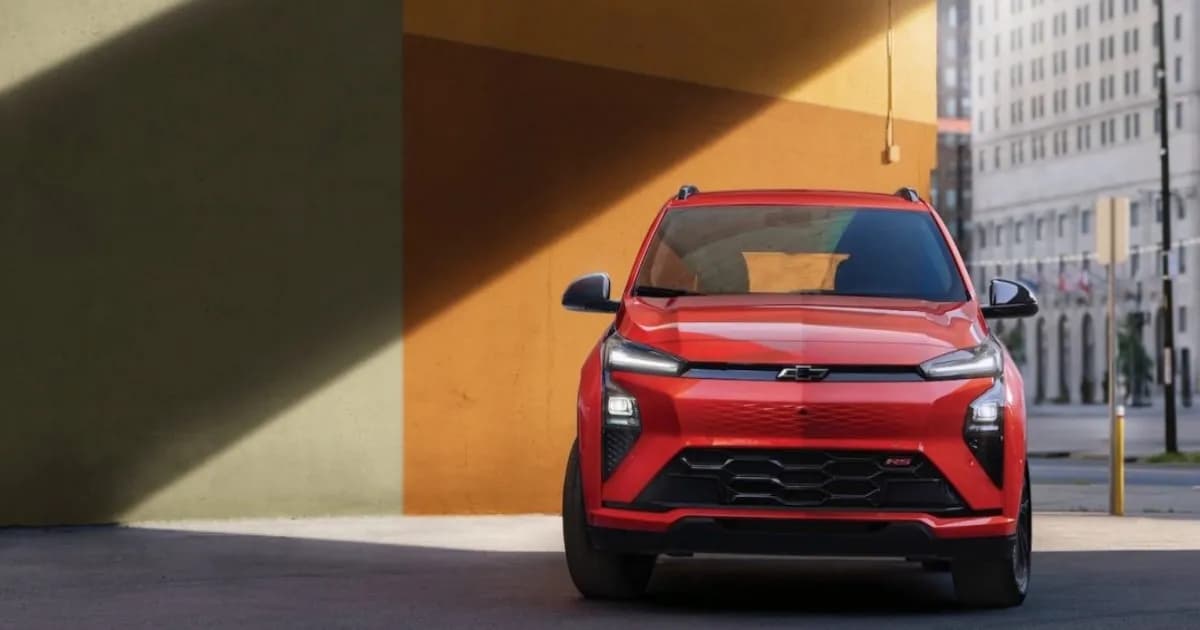 2027 Chevrolet Bolt EV RS tampak depan dengan desain modern