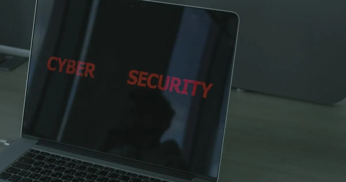 Ilustrasi serangan ransomware AI otonom pada sistem komputer