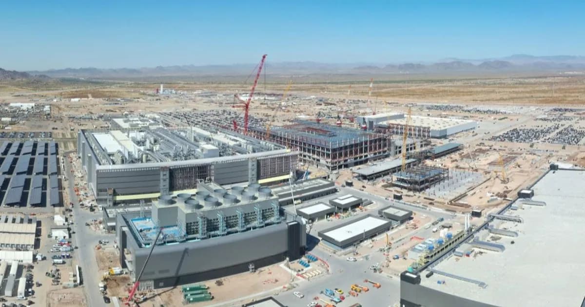Ilustrasi wafer chip Nvidia Blackwell buatan pabrik TSMC Arizona yang masih harus dikirim ke Taiwan untuk packaging