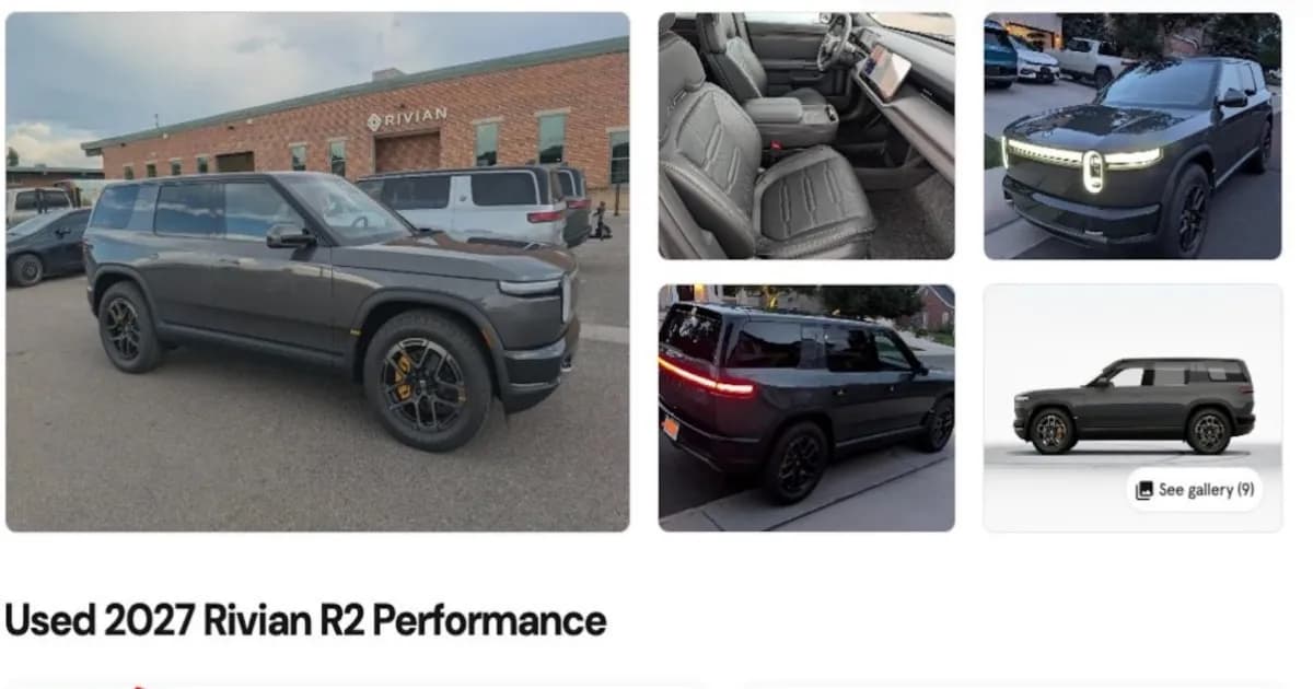 Rivian R2 Performance warna Half Moon Gray dengan velg all-terrain 20 inci