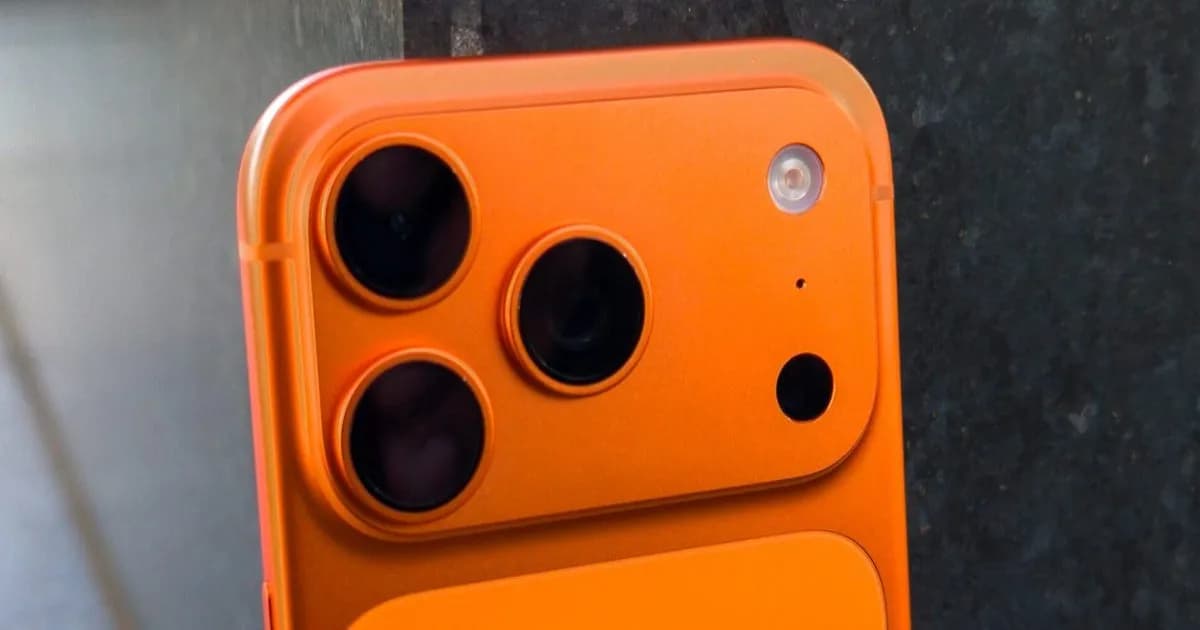 iPhone 18 Pro Max dengan layar besar dan desain premium