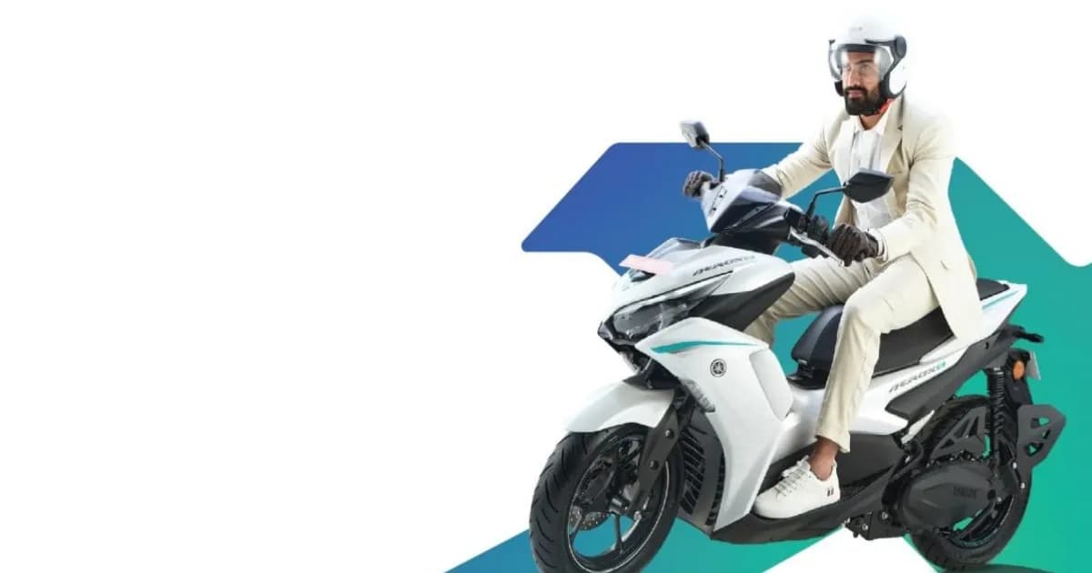 Yamaha Aerox-E skutik listrik premium tampak depan