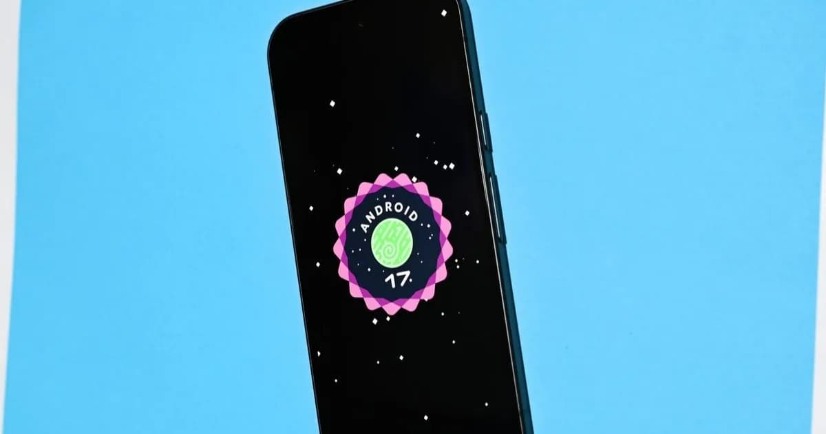 Ilustrasi ponsel Android dengan ikon backup ke cloud