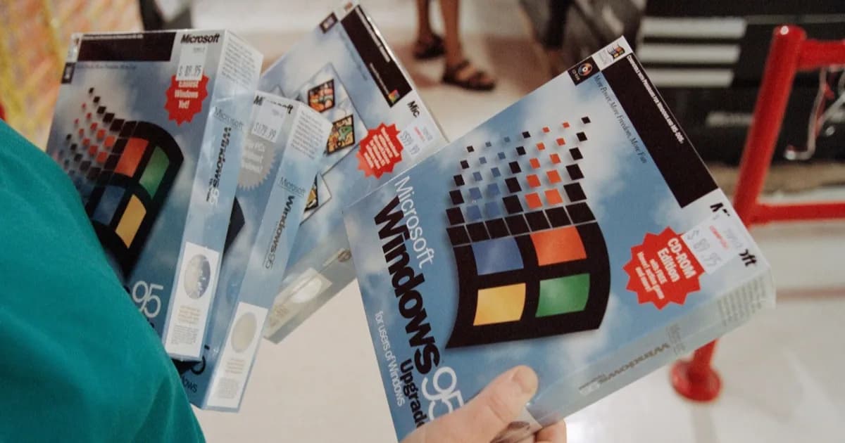 Tampilan layar Windows 95 dengan jendela System Properties terbuka
