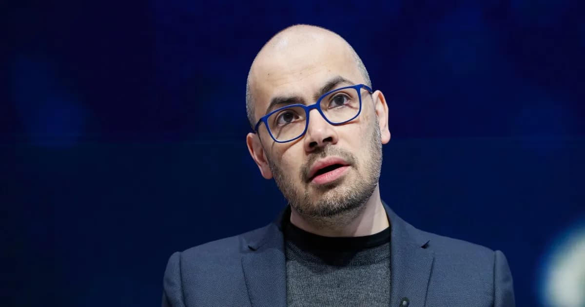 Demis Hassabis CEO Google DeepMind berbicara tentang regulasi AI global