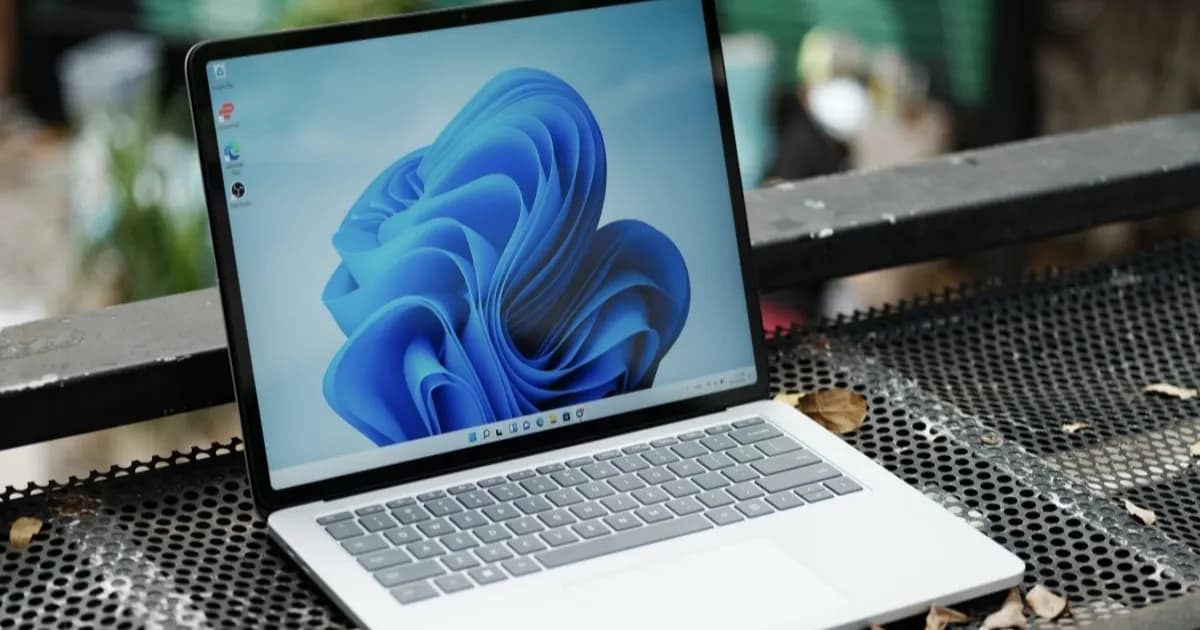 Ilustrasi pembaruan keamanan Microsoft Patch Tuesday Juli 2026 yang memperbaiki 570 bug