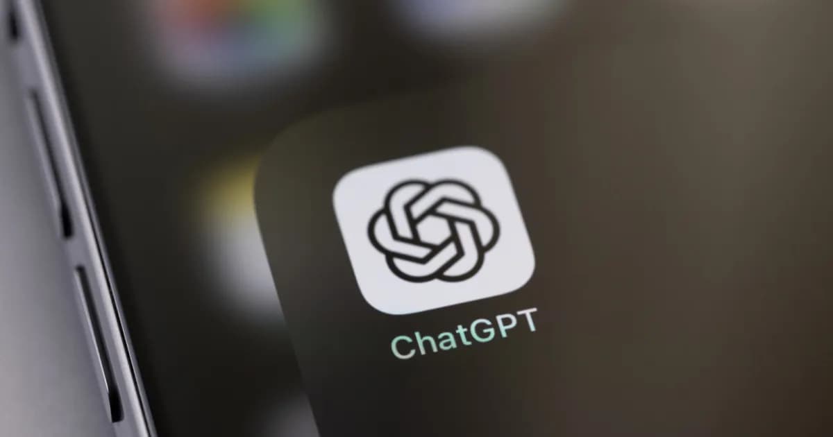 Ilustrasi ikon ChatGPT di layar iPhone yang melambangkan teknologi AI dari OpenAI.
