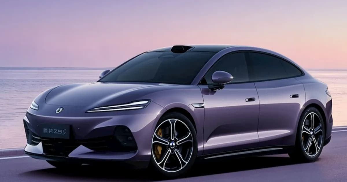 Denza Z9S sedan listrik mewah BYD dengan desain fastback dan lampu dual star-shaped