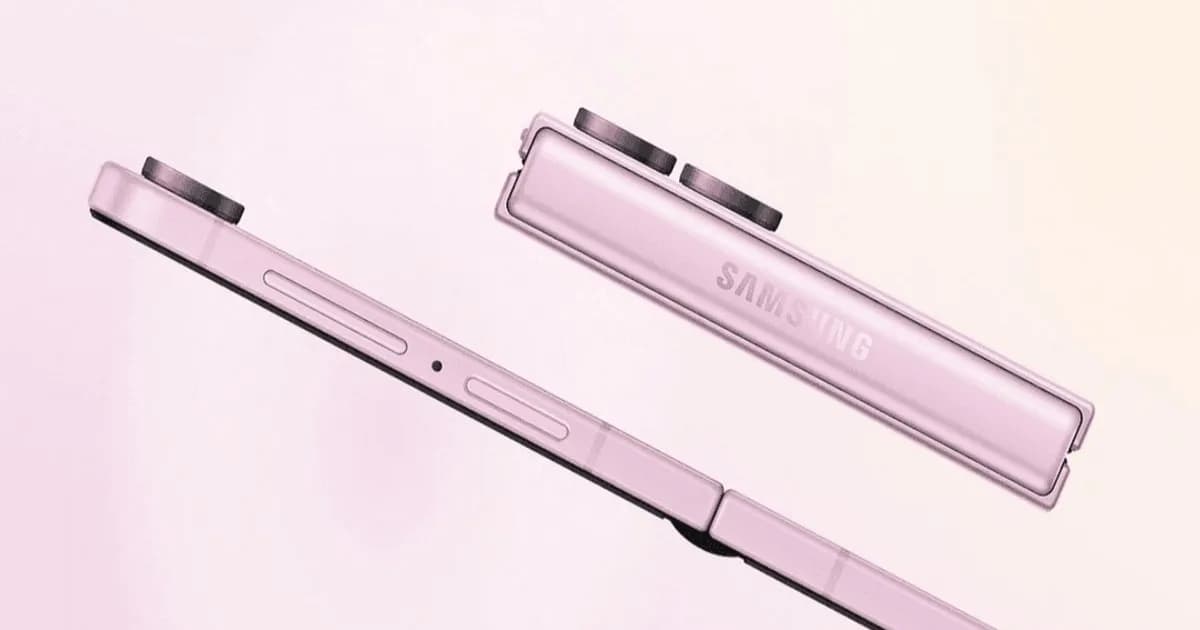 Galaxy Z Fold 8 Ultra dalam varian warna Violet Shadow dengan bodi tinggi dan layar cover sempit