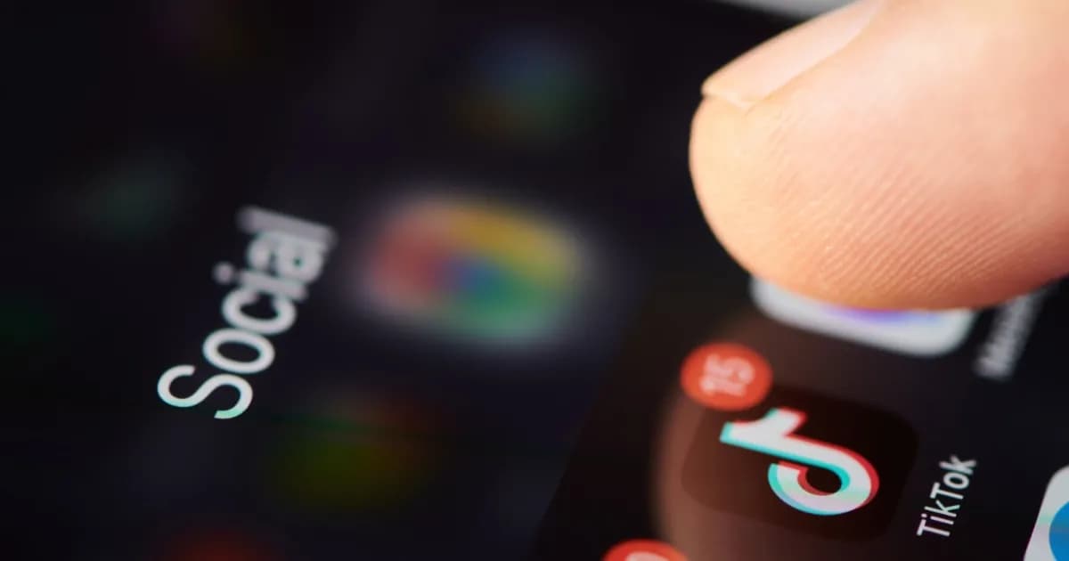 Ikon aplikasi TikTok di layar ponsel pintar