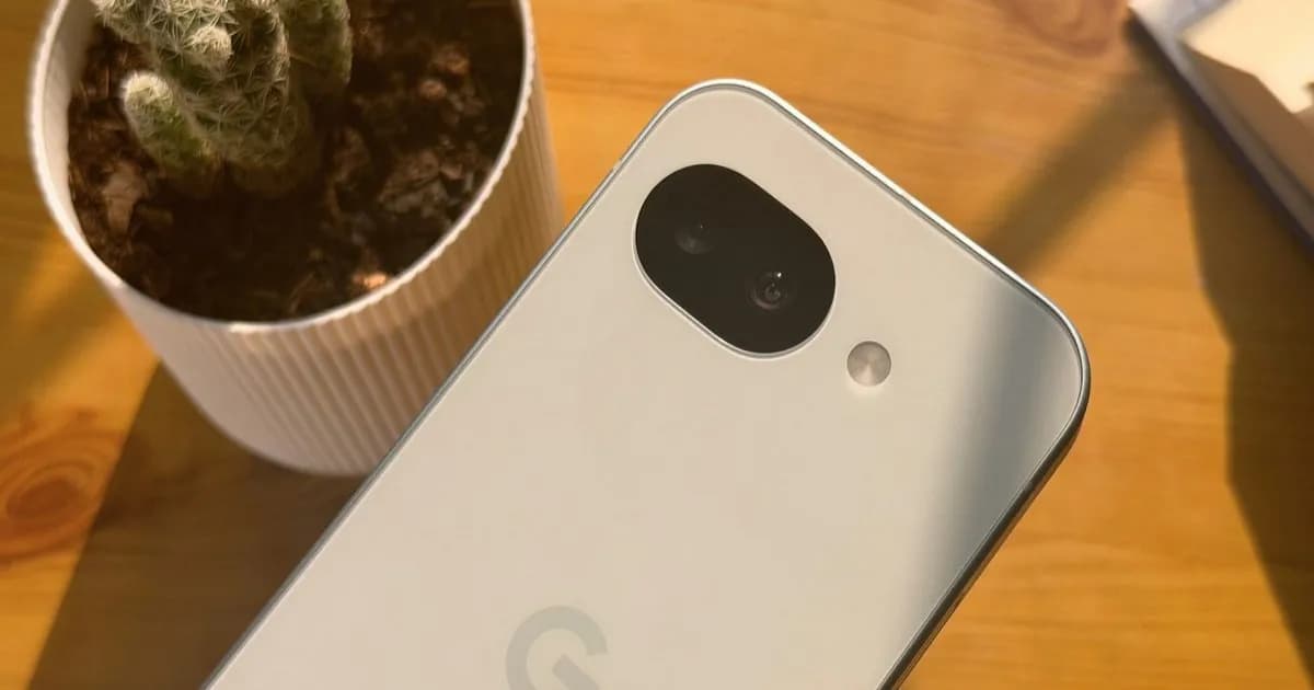 Pixel 11a dengan chip Tensor G6 dan desain kamera belakang