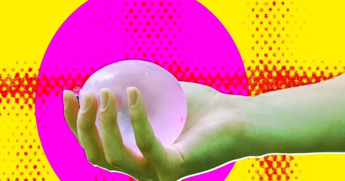 Ilustrasi tangan memegang balon air dengan latar belakang warna-warni sebagai representasi aksi protes