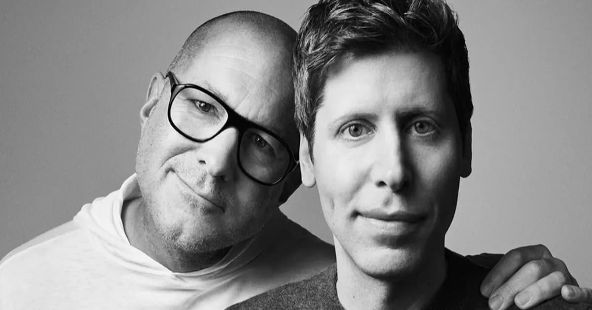 Sam Altman dan Jony Ive mengumumkan kemitraan perangkat keras OpenAI