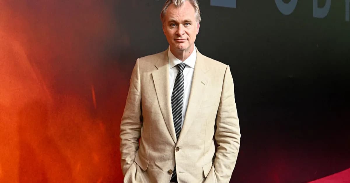 Christopher Nolan dalam wawancara tentang AI sebagai Trojan horse