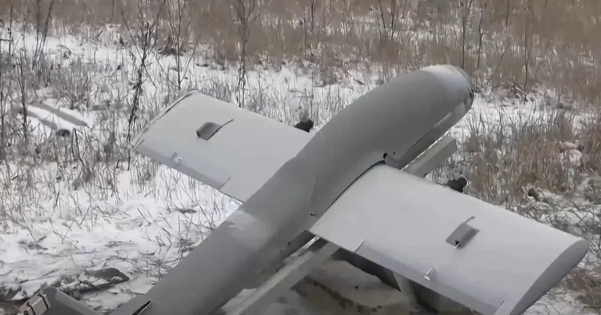 Drone Molniya Rusia dengan modifikasi kompas magnetik untuk navigasi alternatif