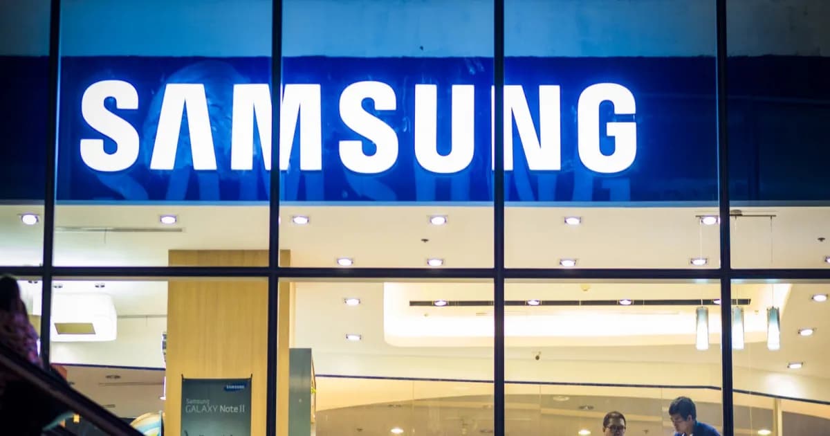 Tampilan depan Galaxy Watch Ultra 2 dengan desain lebih tipis