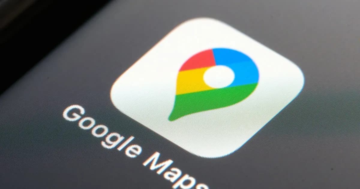 Tampilan antarmuka Google Maps di Android Auto dengan fitur speedometer yang menampilkan kecepatan kendaraan secara real-time.