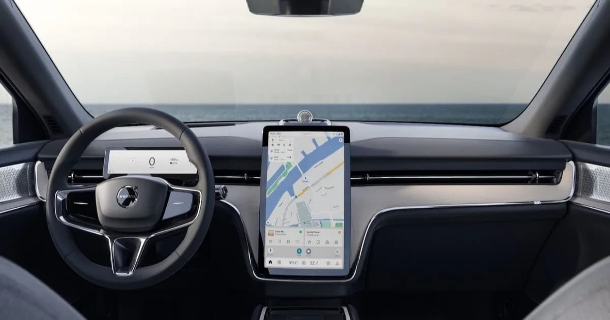 Tampilan depan Volvo EX90 2024 dengan sistem infotainmen terintegrasi