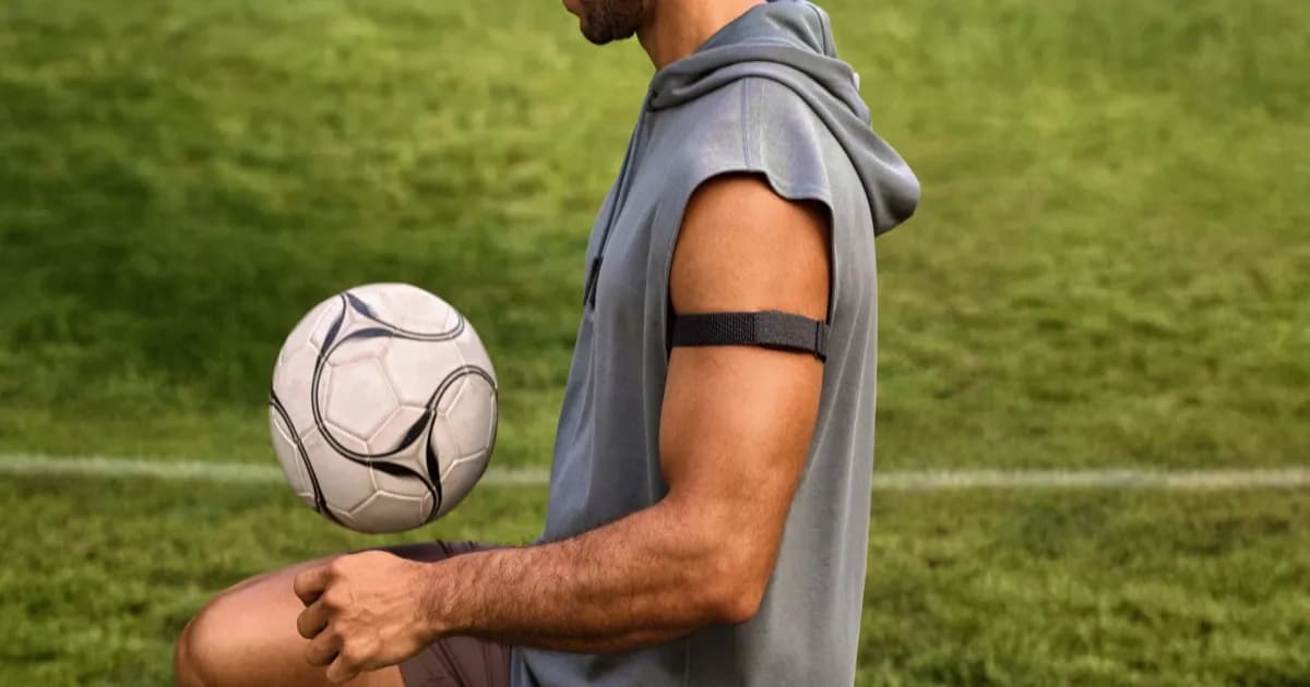 Garmin Cirqa fitness tracker tanpa layar dengan band warna hitam