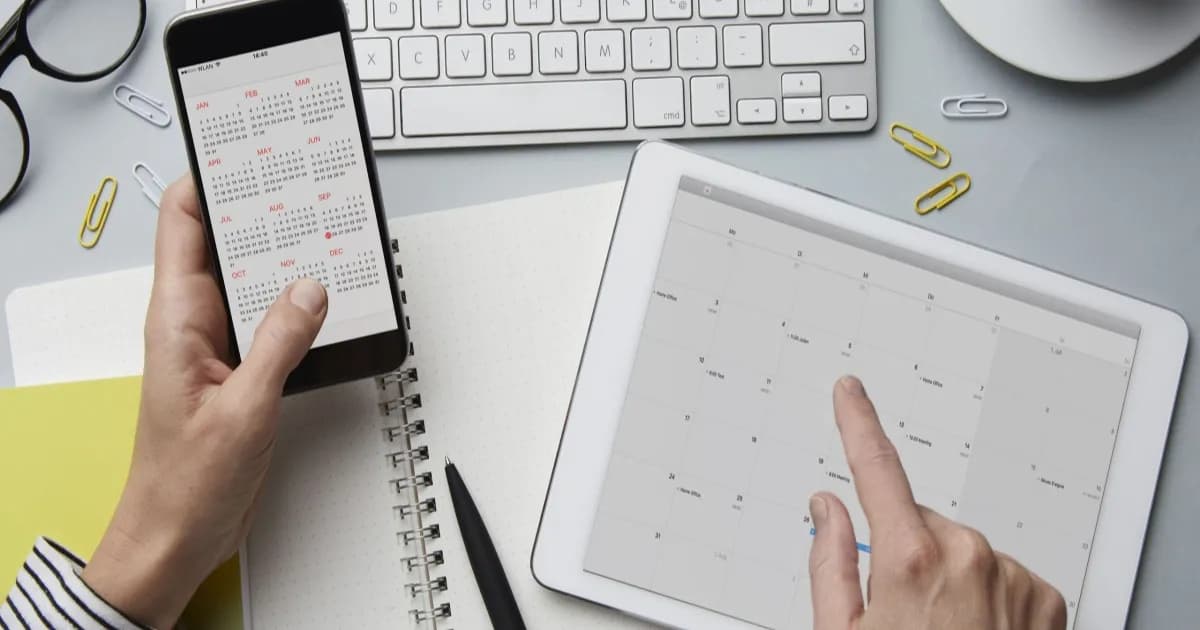 Ilustrasi malware HollowGraph yang menyusup ke sistem melalui kalender Microsoft 365