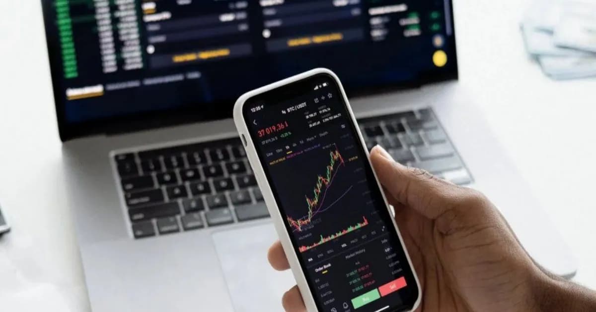Grafis otak AI dengan celengan dan koin untuk teknologi keuangan cerdas