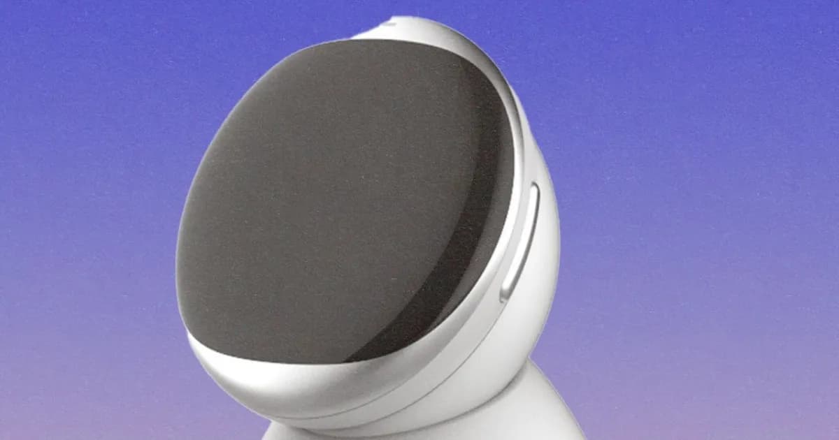 iKairos wearable AI Lingverse dalam mode liontin dan dudukan meja