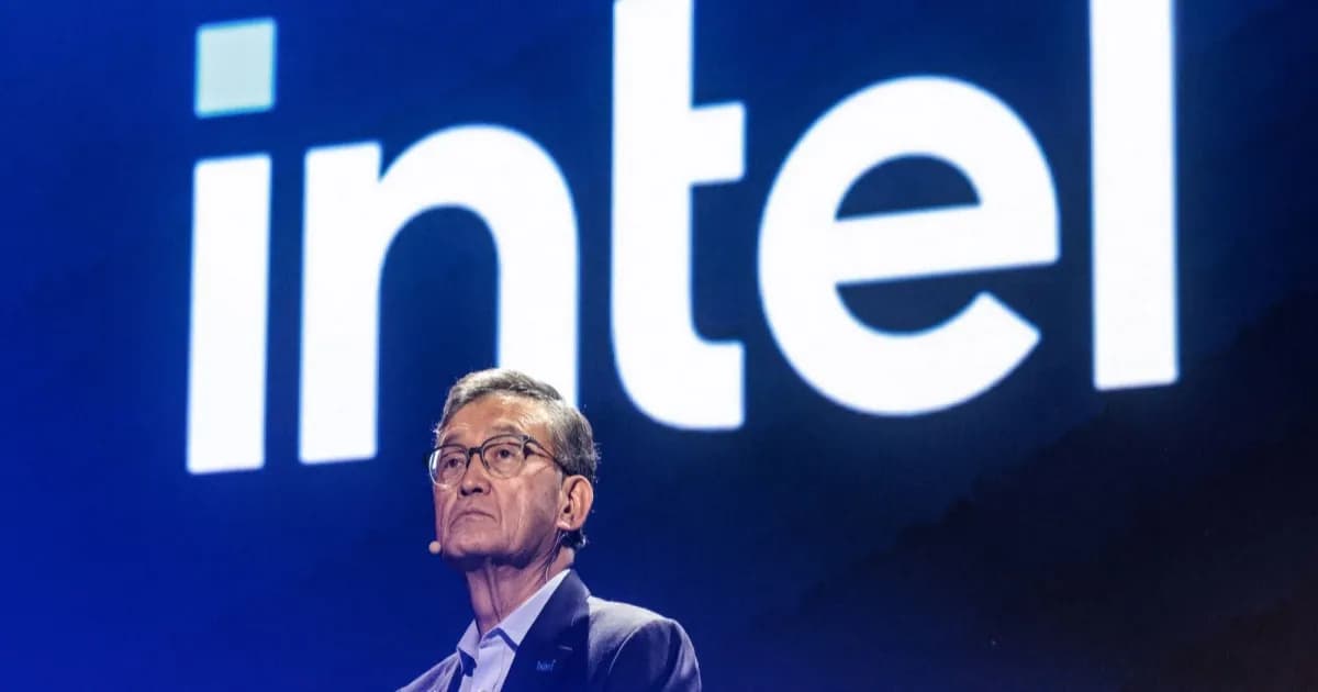 Ilustrasi prosesor Intel Xeon untuk server data center dengan latar belakang sirkuit elektronik