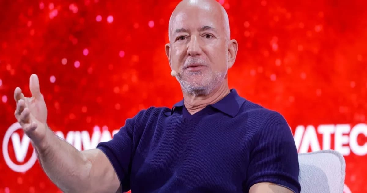 Jeff Bezos berbicara di acara VATECH