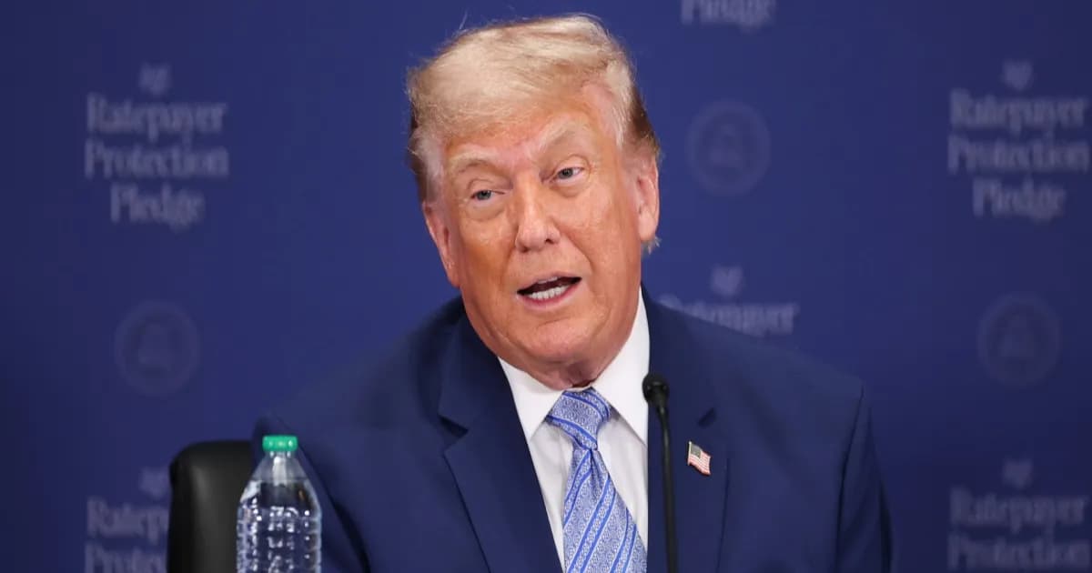 Presiden Donald Trump mengumumkan kebijakan perlindungan tarif listrik akibat lonjakan konsumsi AI data center