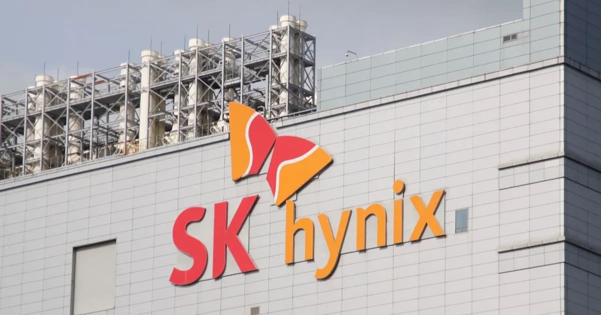 Logo SK hynix di depan gedung perusahaan