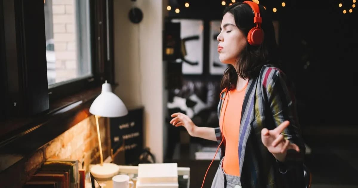 Logo Winamp dan Deezer berkolaborasi untuk layanan streaming musik premium