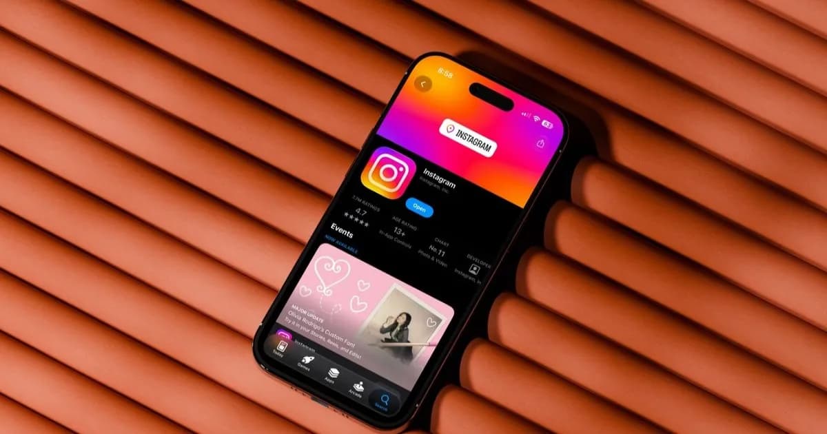 ilustrasi algoritma rekomendasi Instagram berbasis AI dengan tampilan feed dan Reels