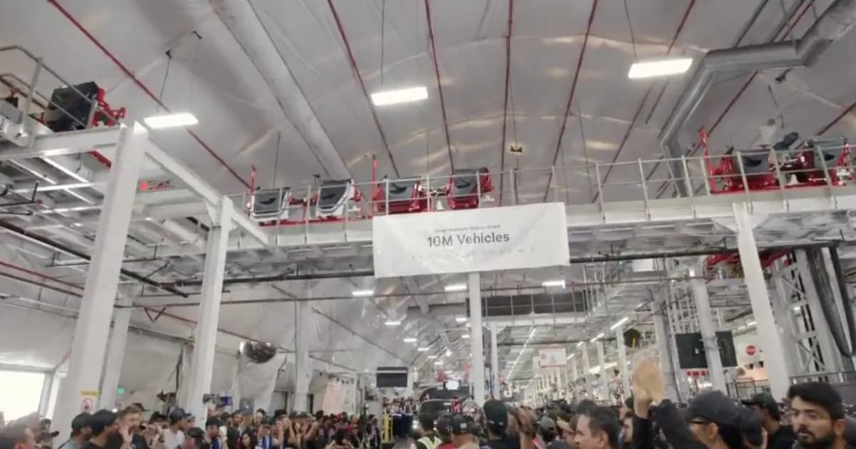 Pabrik Tesla Fremont merayakan produksi kendaraan ke-10 juta